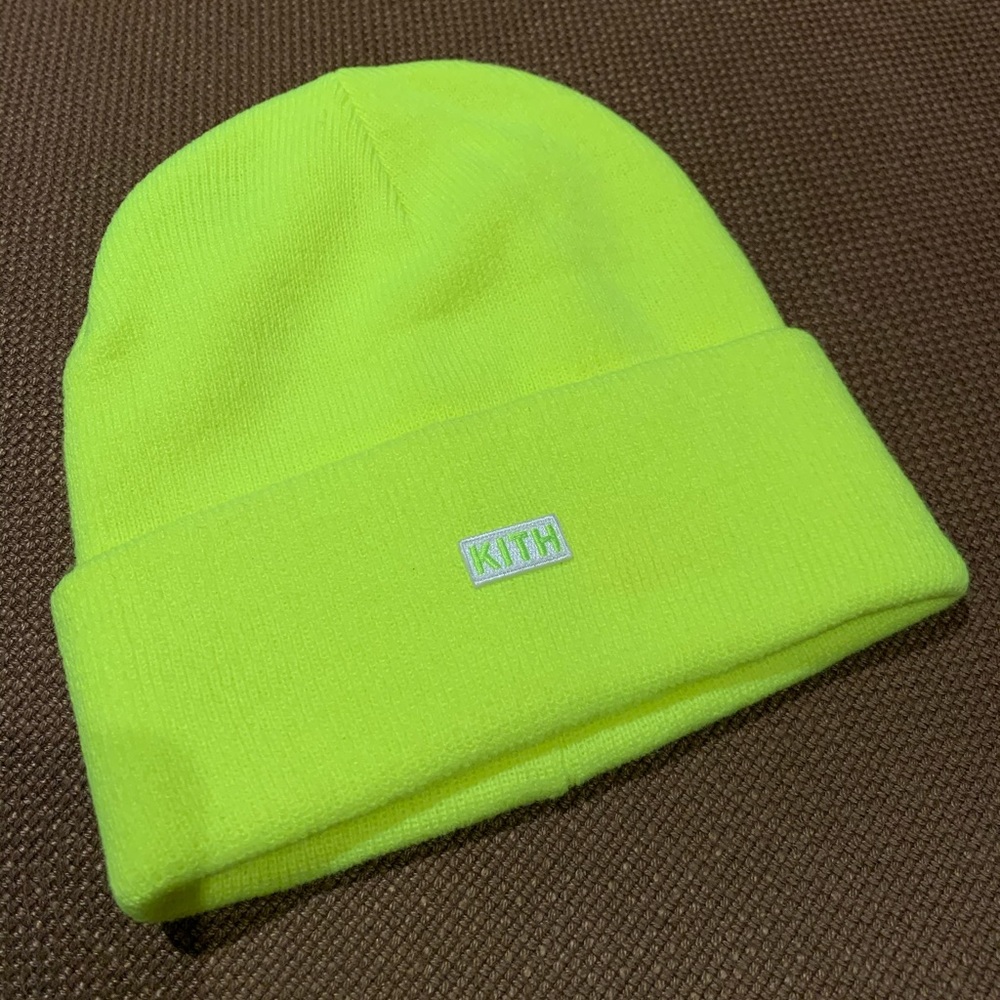 KITH beanie- neon